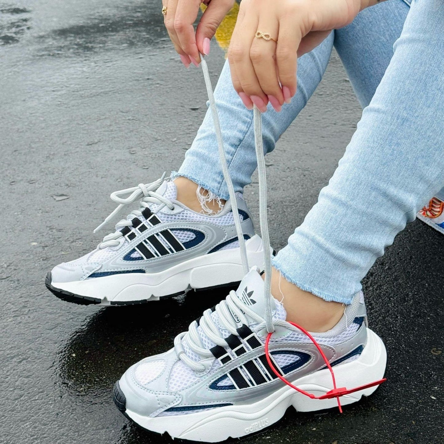 Ad Ozmillen Gris Negro Dama