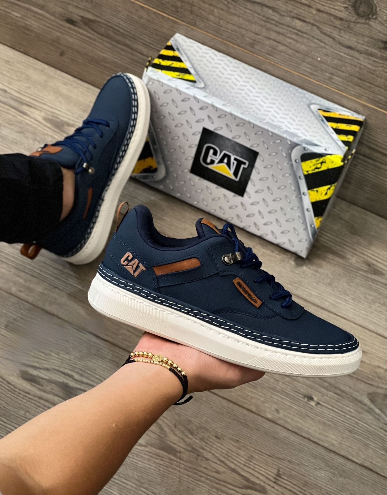 Tenis Cat 3 Líneas - ¡LIQUIDACIÓN TOTAL! Moda
